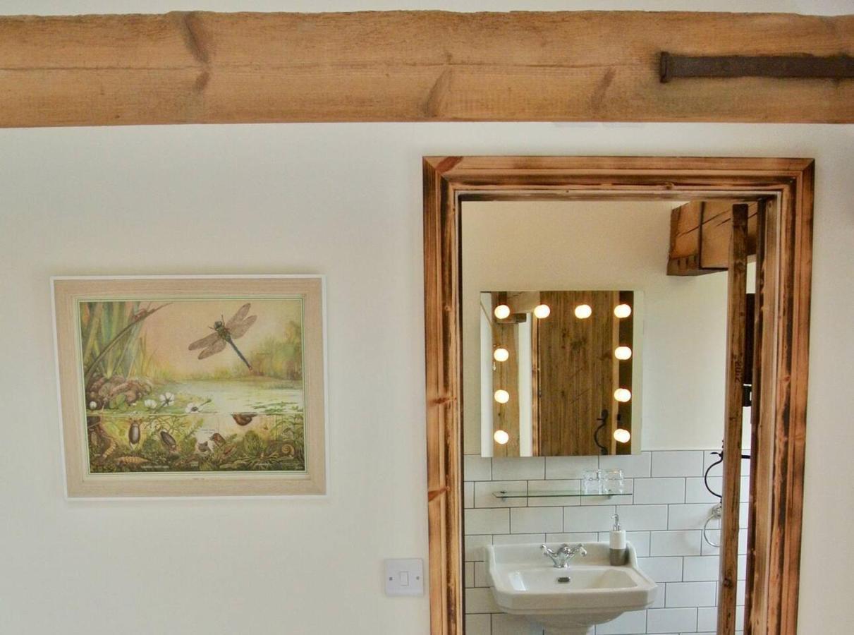 Nest Holiday Hideaway Wren Cottage Stunning Area! 彻奇斯特雷顿 外观 照片
