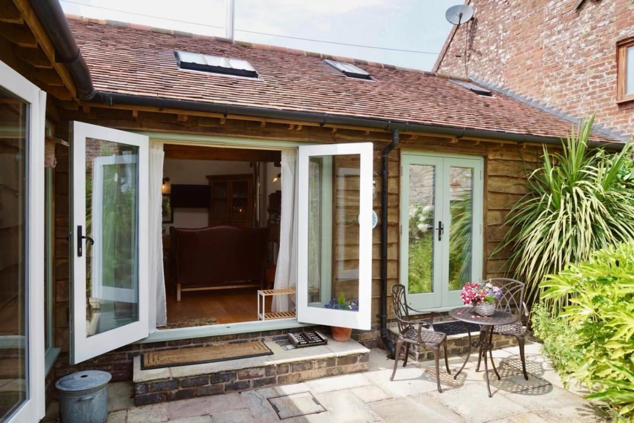 Nest Holiday Hideaway Wren Cottage Stunning Area! 彻奇斯特雷顿 外观 照片