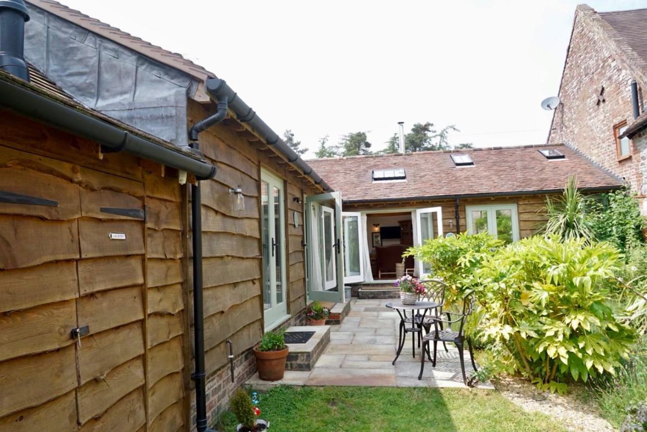 Nest Holiday Hideaway Wren Cottage Stunning Area! 彻奇斯特雷顿 外观 照片