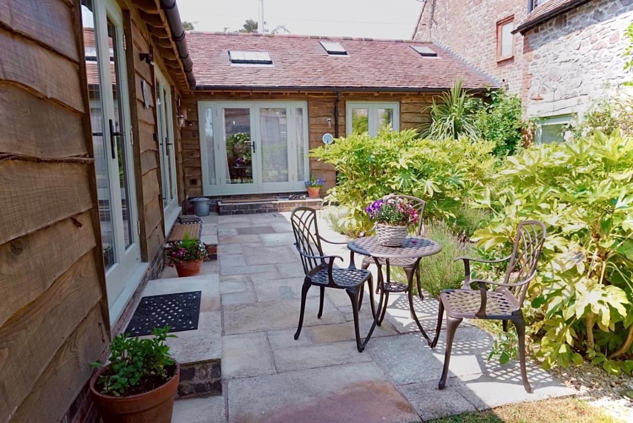 Nest Holiday Hideaway Wren Cottage Stunning Area! 彻奇斯特雷顿 外观 照片